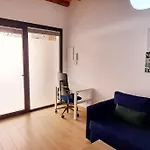 Acogedor Con Entrada Independiente *