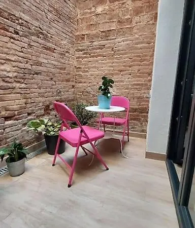 Acogedor Con Entrada Independiente Apartman